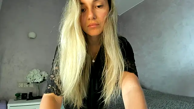Snapshot of _DarkRose_ chatting on 04-29-26, 10:52 DarkRose online show from 04-29-26, 10:52