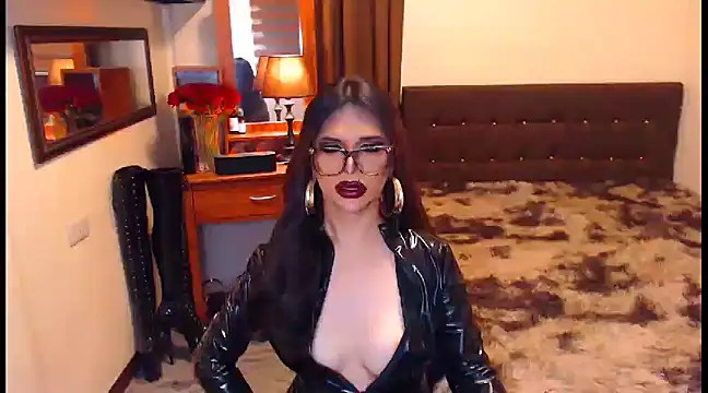 Snapshot of EXTREMELYDOM chatting on 12-16-24, 07:15 EXTREMELYDOM online show from 12-16-24, 07:15