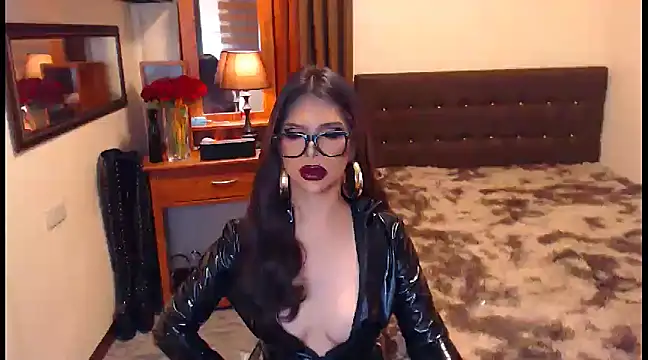 Snapshot of EXTREMELYDOM chatting on 01-06-25, 06:03 EXTREMELYDOM online show from 01-06-25, 06:03