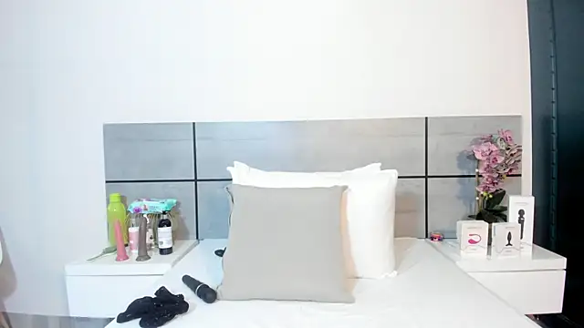 EmmaSmith2 online show from 01-14-26, 02:50