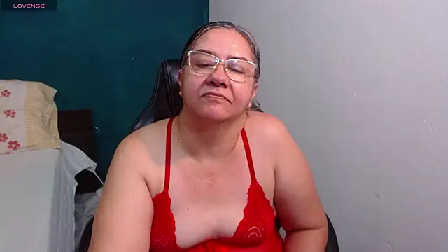 scaelettdubois online show from 04-10-26, 03:56