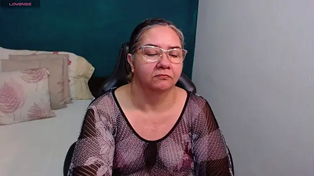 Snapshot of scaelettdubois chatting on 04-22-26, 01:52 scaelettdubois online show from 04-22-26, 01:52
