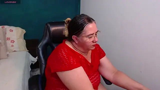 Snapshot of scaelettdubois chatting on 05-02-26, 12:26 scaelettdubois online show from 05-02-26, 12:26