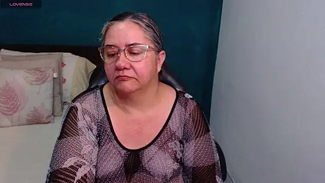 Snapshot of scaelettdubois chatting on 05-30-26, 02:52 scaelettdubois online show from 05-30-26, 02:52
