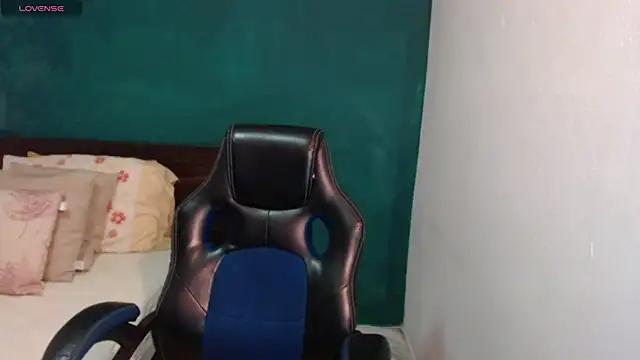 scaelettdubois online show from 07-19-26, 12:36