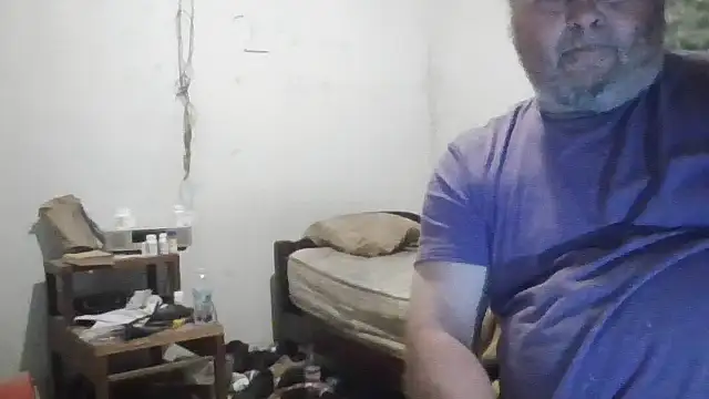 Snapshot of jamestexas chatting on 12-17-25, 11:55 jamestexas online show from 12-17-25, 11:55