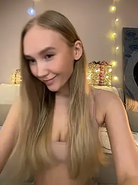 Snapshot of MariaTull chatting on 12-16-25, 05:51 MariaTull online show from 12-16-25, 05:51