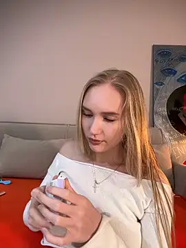 Snapshot of MariaTull chatting on 02-19-26, 08:27 MariaTull online show from 02-19-26, 08:27