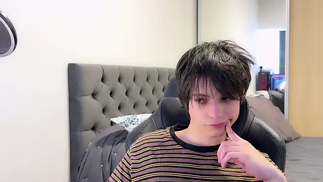 SasukeUhchiaa online show from 01-04-25, 09:31