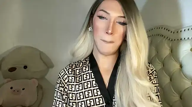 Snapshot of Ts_glamxxxx chatting on 02-10-25, 09:47 Ts glamxxxx online show from 02-10-25, 09:47