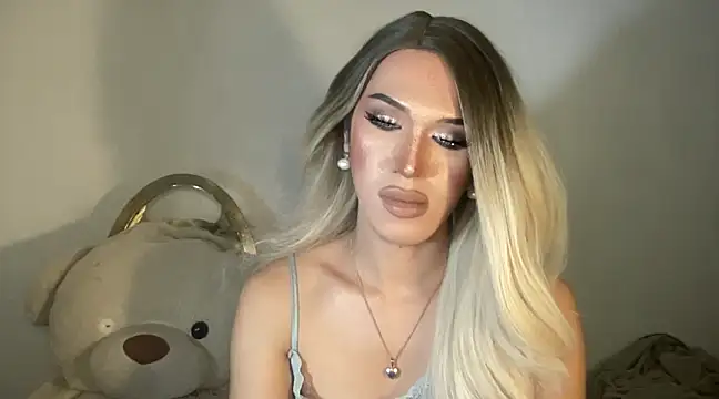 Snapshot of Ts_glamxxxx chatting on 02-12-25, 07:13 Ts glamxxxx online show from 02-12-25, 07:13