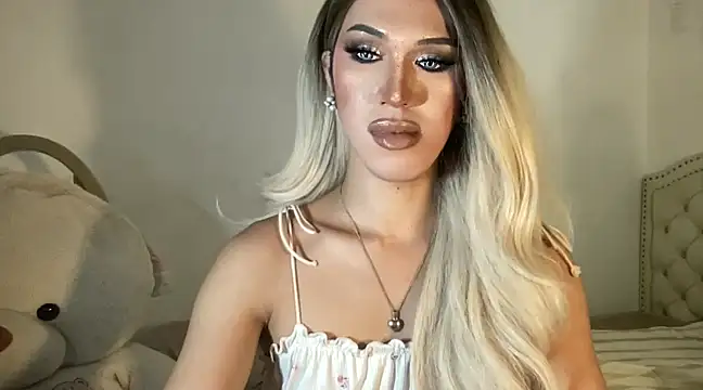 Snapshot of Ts_glamxxxx chatting on 02-15-25, 06:55 Ts glamxxxx online show from 02-15-25, 06:55