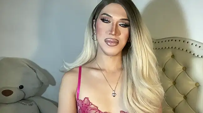 Snapshot of Ts_glamxxxx chatting on 02-18-25, 05:53 Ts glamxxxx online show from 02-18-25, 05:53