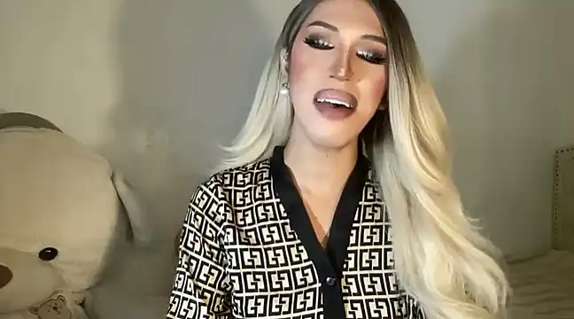 Snapshot of Ts_glamxxxx chatting on 02-21-25, 12:49 Ts glamxxxx online show from 02-21-25, 12:49