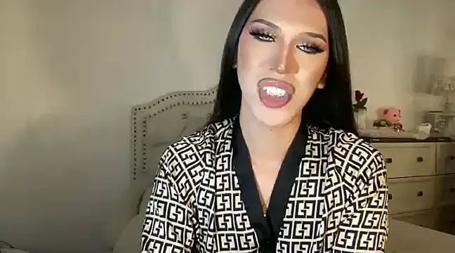 Snapshot of Ts_glamxxxx chatting on 02-26-25, 10:47 Ts glamxxxx online show from 02-26-25, 10:47