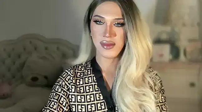 Snapshot of Ts_glamxxxx chatting on 03-02-25, 03:37 Ts glamxxxx online show from 03-02-25, 03:37