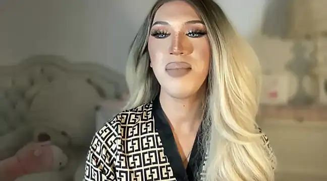 Snapshot of Ts_glamxxxx chatting on 03-06-25, 08:19 Ts glamxxxx online show from 03-06-25, 08:19