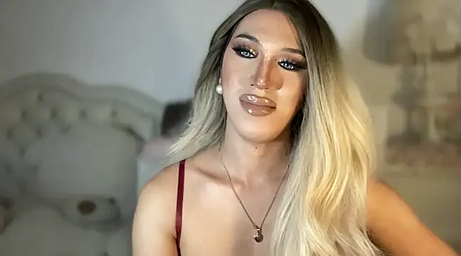 Snapshot of Ts_glamxxxx chatting on 03-21-25, 01:12 Ts glamxxxx online show from 03-21-25, 01:12