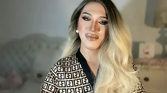 Snapshot of Ts_glamxxxx chatting on 03-22-25, 02:37 Ts glamxxxx online show from 03-22-25, 02:37