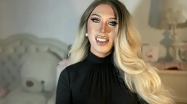 Snapshot of Ts_glamxxxx chatting on 03-22-25, 08:40 Ts glamxxxx online show from 03-22-25, 08:40