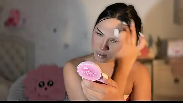 Snapshot of Ts_glamxxxx chatting on 09-14-25, 02:00 Ts glamxxxx online show from 09-14-25, 02:00