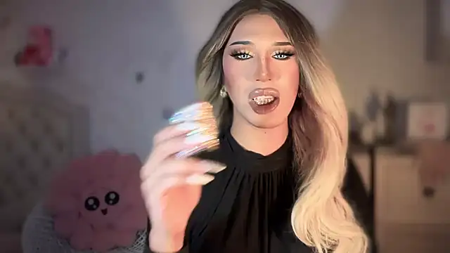 Snapshot of Ts_glamxxxx chatting on 09-19-25, 02:02 Ts glamxxxx online show from 09-19-25, 02:02