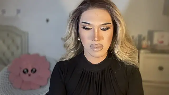 Snapshot of Ts_glamxxxx chatting on 10-19-25, 02:56 Ts glamxxxx online show from 10-19-25, 02:56