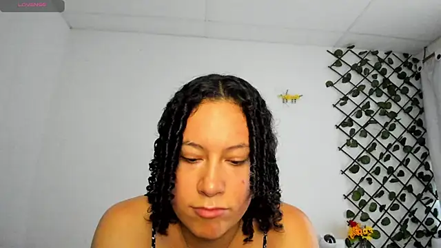 Snapshot of cailynhot chatting on 07-08-26, 10:47 cailynhot online show from 07-08-26, 10:47