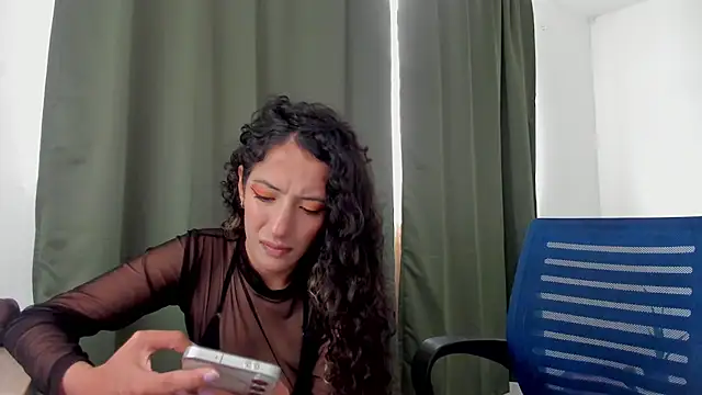 Lucia Fuster online show from 07-12-26, 09:06