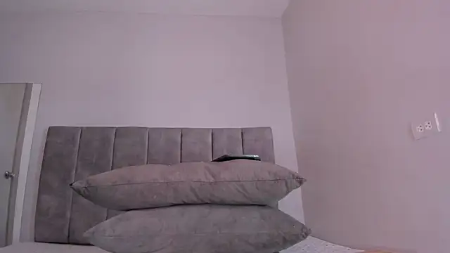 Snapshot of taylor_suxx chatting on 01-15-26, 02:54 taylor suxx online show from 01-15-26, 02:54