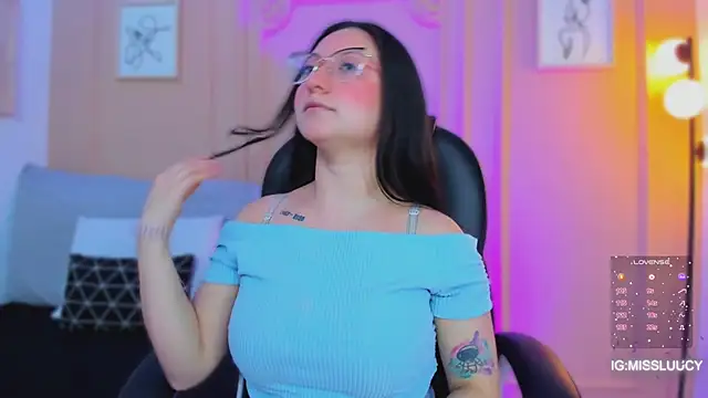 lucy neil online show from 03-17-26, 02:38