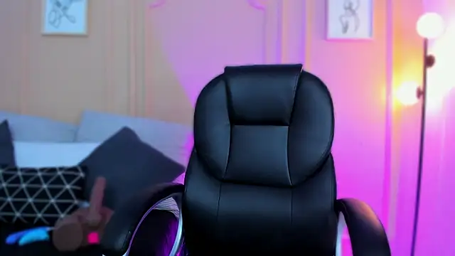 lucy neil online show from 03-27-26, 02:39