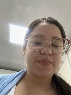 Snapshot of Lucyklein2022 chatting on 12-06-24, 01:22 Lucyklein2022 online show from 12-06-24, 01:22