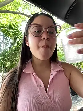 Snapshot of Lucyklein2022 chatting on 01-01-25, 04:29 Lucyklein2022 online show from 01-01-25, 04:29