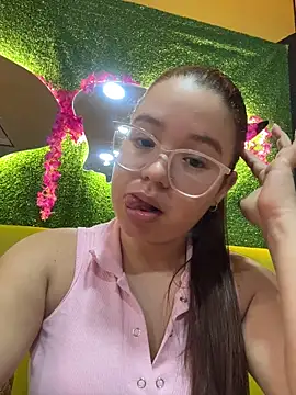 Snapshot of Lucyklein2022 chatting on 10-09-25, 02:42 Lucyklein2022 online show from 10-09-25, 02:42