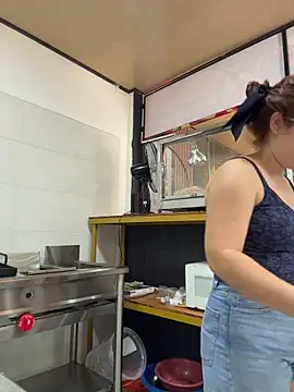 Snapshot of Lucyklein2022 chatting on 10-09-25, 04:16 Lucyklein2022 online show from 10-09-25, 04:16