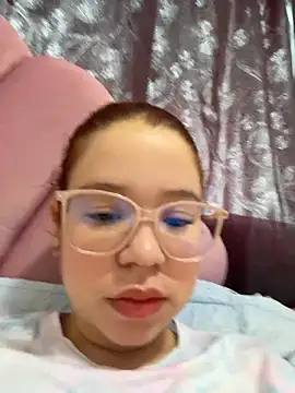 Snapshot of Lucyklein2022 chatting on 03-13-26, 02:23 Lucyklein2022 online show from 03-13-26, 02:23