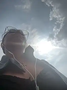 vaness weet online show from 02-05-25, 07:53