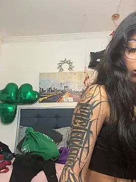 vaness weet online show from 03-18-25, 07:42