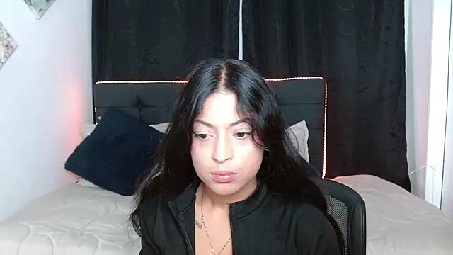 vaness weet online show from 11-17-25, 08:14