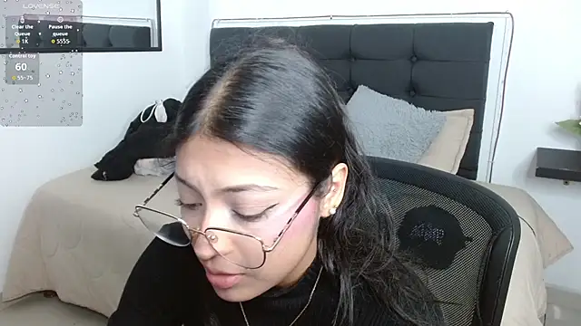 Snapshot of vaness_weet chatting on 06-26-26, 08:46 vaness weet online show from 06-26-26, 08:46