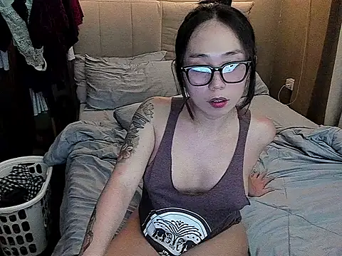 MissAyaCollins online show from 04-18-26, 01:37