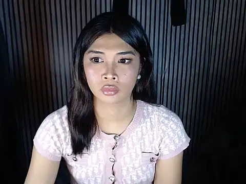 Maria-Moore online show from 10-05-25, 03:43