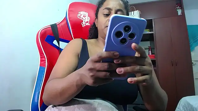 Snapshot of BellaKarla chatting on 05-30-26, 12:41 BellaKarla online show from 05-30-26, 12:41