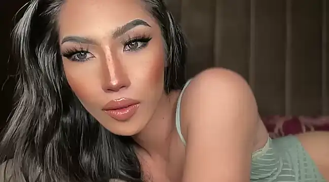 Bella Gordon online show from 12-20-24, 02:49