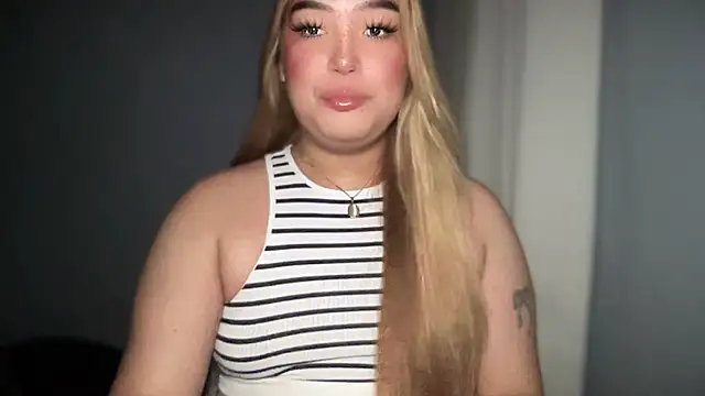 Snapshot of MissCataleyaxxx chatting on 10-14-25, 02:01 MissCataleyaxxx online show from 10-14-25, 02:01