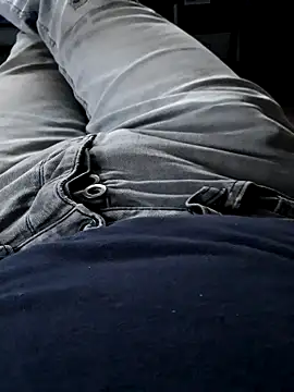 kiam471 online show from 12-11-24, 02:44