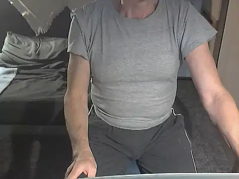 kiam471 online show from 12-23-24, 07:20