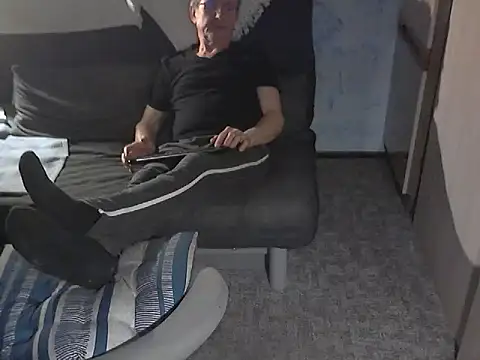 Snapshot of kiam471 chatting on 02-13-26, 11:45 kiam471 online show from 02-13-26, 11:45