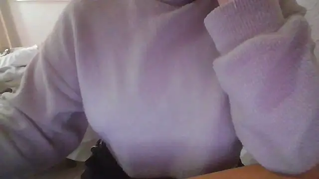 Snapshot of Sexymiss26 chatting on 12-15-24, 12:07 Sexymiss26 online show from 12-15-24, 12:07